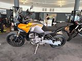 Moto Guzzi V 100 Stelvio (2025) Stelvio V100 Giallo Savana E5+ - náhled 10