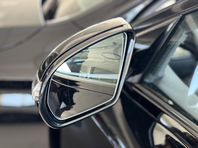 Mercedes-Benz Třídy E 300de 4MATIC*Webasto*Panorama - fotka 41 z 43