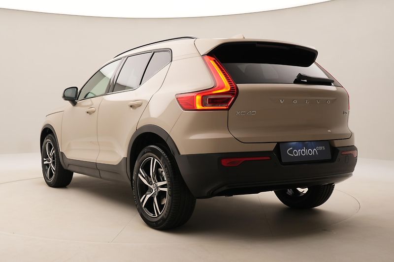 Volvo XC40 (2026) B3 AUT DARK PLUS - fotka 10 z 60
