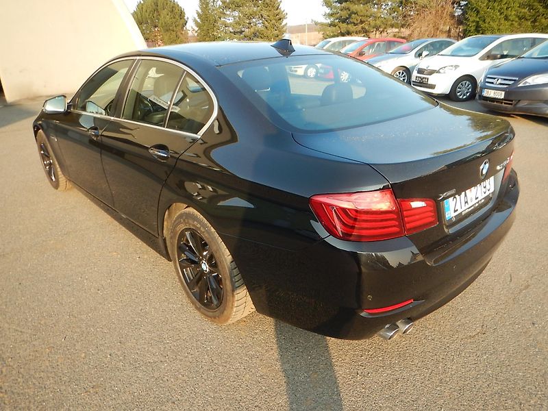 BMW Řada 5 520d XDRIVE, ČR, SERVISKA - fotka 8 z 32