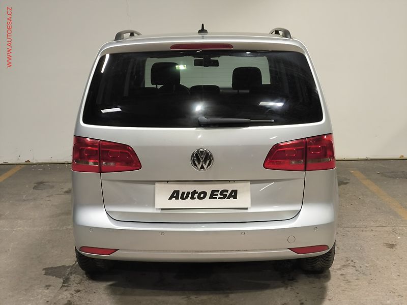 Volkswagen Touran (2012) 1.4 TSi, Match, bixen, navi - fotka 5 z 17
