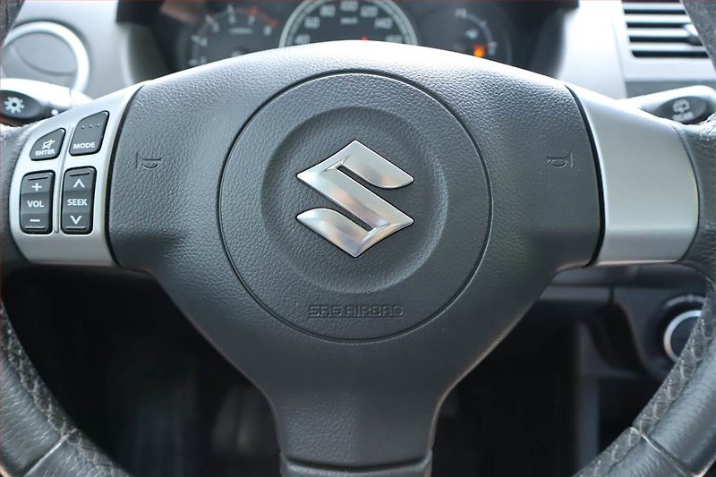 Suzuki Swift (2007) 1.3, Automat, Serv.kniha - fotka 17 z 19