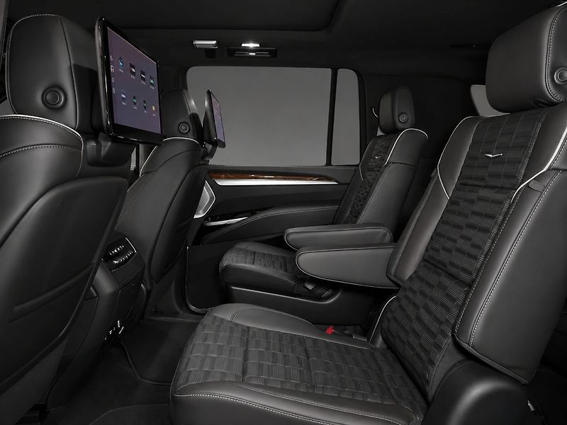 Cadillac Escalade (2026) ESV Sport Platinum 2026 - fotka 11 z 12