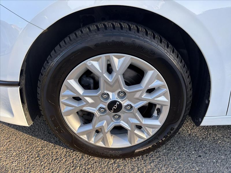 Kia Ceed 1,5 TGDi TOP ZÁRUKA NAVI KAMER - fotka 37 z 41