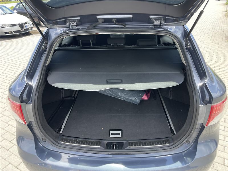 Toyota Avensis 2,0 D-4D 93 kw Klima bez koroz - fotka 9 z 30