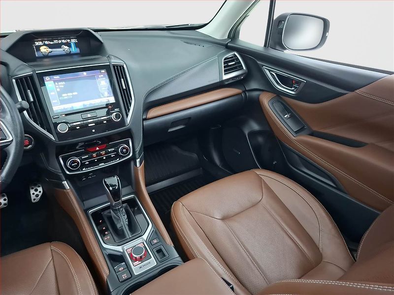 Subaru Forester (2020) 2.0 e-Boxer MHEV - fotka 8 z 25