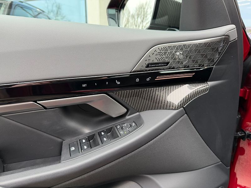 BMW Řada 5 540d xDrive 08/2025 TOP - fotka 21 z 24