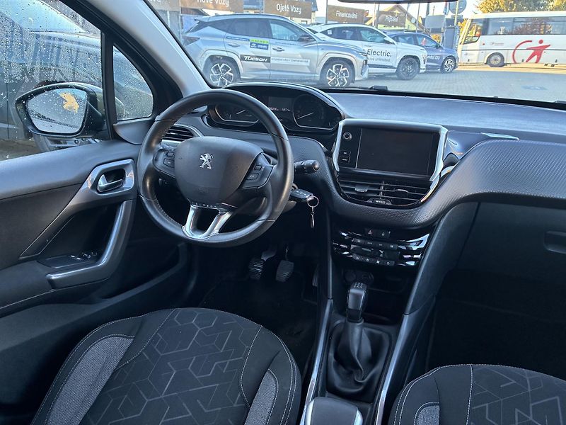 Peugeot 2008 1,2-60kW,KLIMA,ČR    - fotka 12 z 23