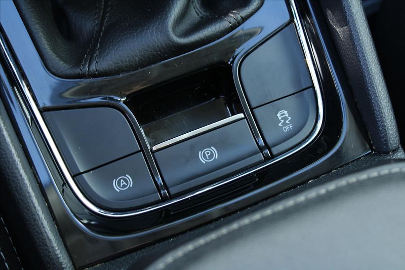 Škoda Karoq 2.0 TDI 110kW DPH ČR - fotka 19 z 27