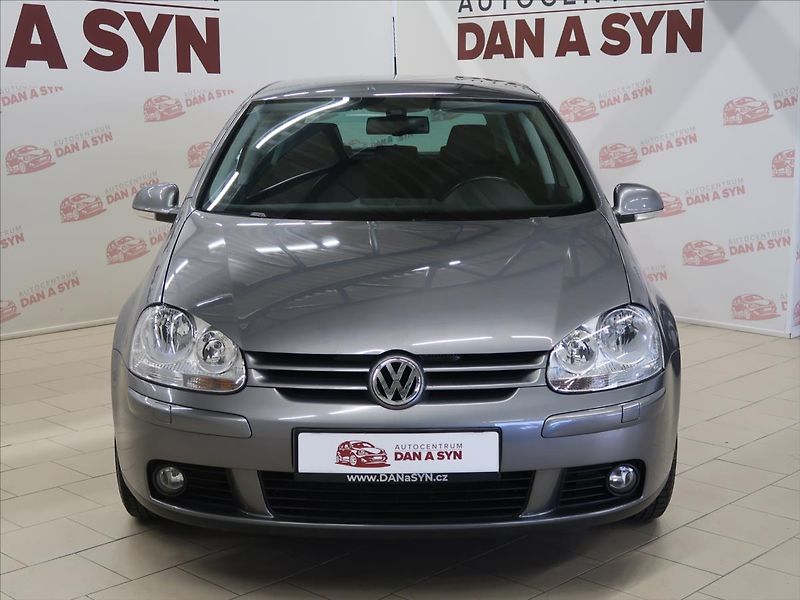 Volkswagen Golf 1,4 i Tour JEN 83500 KM! - fotka 2 z 33
