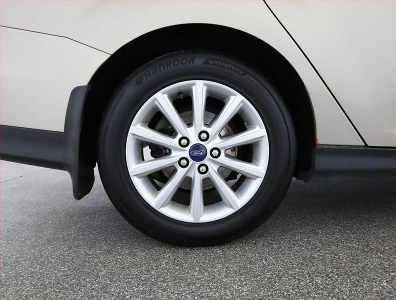 Ford Focus (2016) 2.0 TDCi, Serv.kniha, Navi - fotka 18 z 18