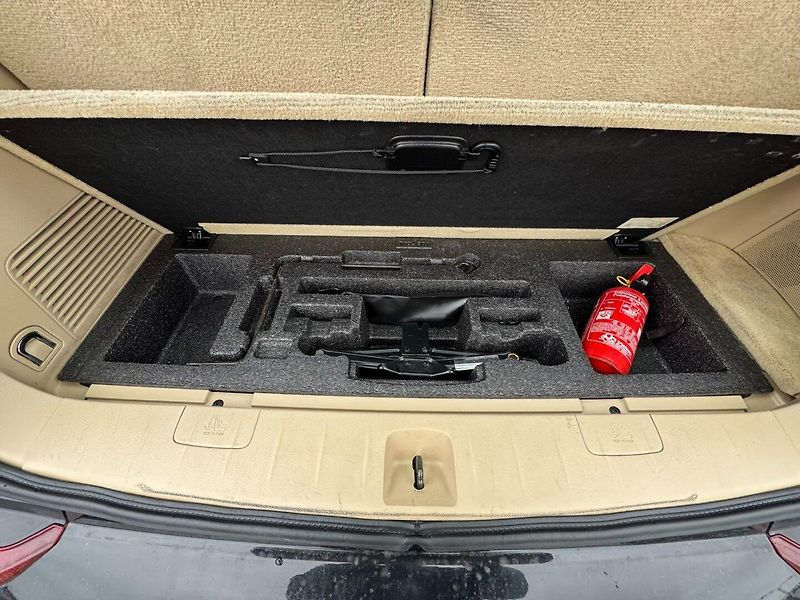 Subaru Tribeca (2007) 4X4 3,0i 180 KW AUTOMAT 7 MÍST - fotka 41 z 49