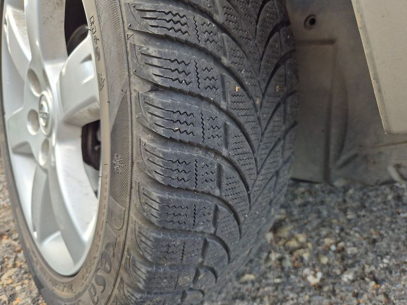 Nissan X-Trail 2.2dCi 100kW 4x4, tažné, webas - fotka 25 z 29