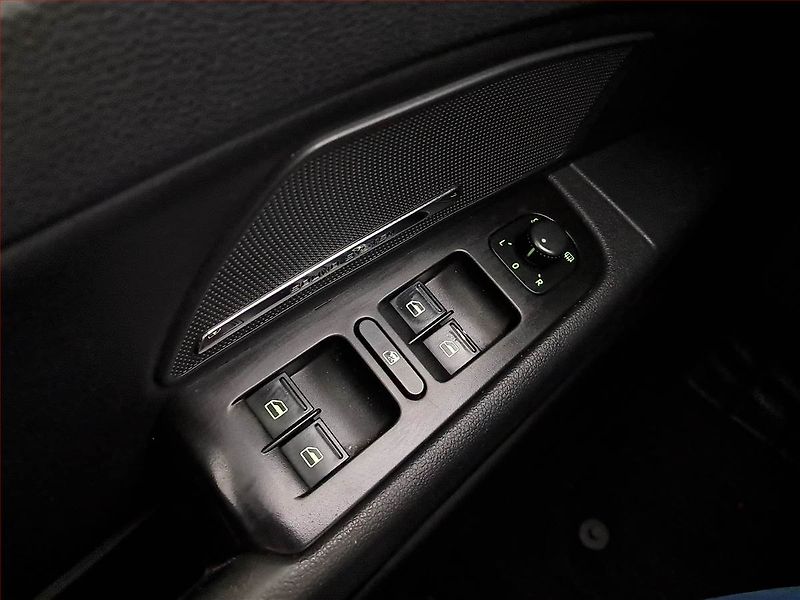 Škoda Superb (2011) 2.0 TDI, Automat, Tempomat - fotka 17 z 18