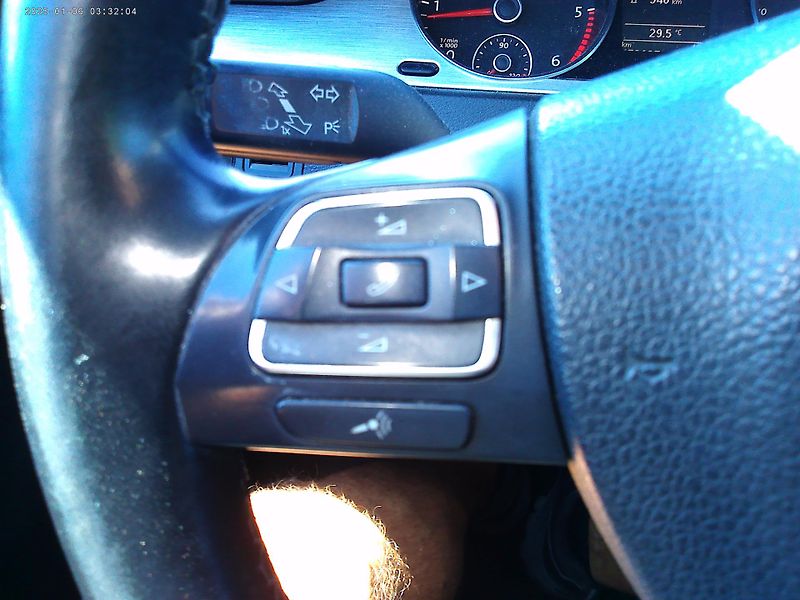 Volkswagen Passat 2.0TDi, 125kW, klima - fotka 17 z 29