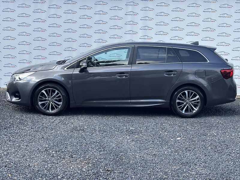 Toyota Avensis (2015) 1.8VVTi, 108kW, REZERVACE - fotka 5 z 17