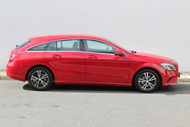 Mercedes-Benz CLA 180 Shooting Brake - fotka 3 z 20