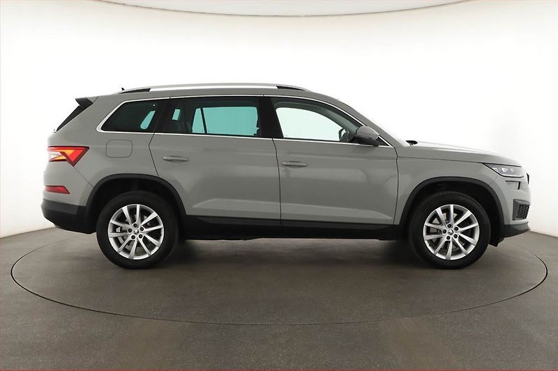 Škoda Kodiaq (2023) Style 2.0 TSI - fotka 6 z 20