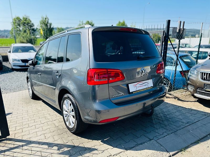 Volkswagen Touran (2011) 1.4TSi DSG 103kW NAVI - fotka 4 z 14