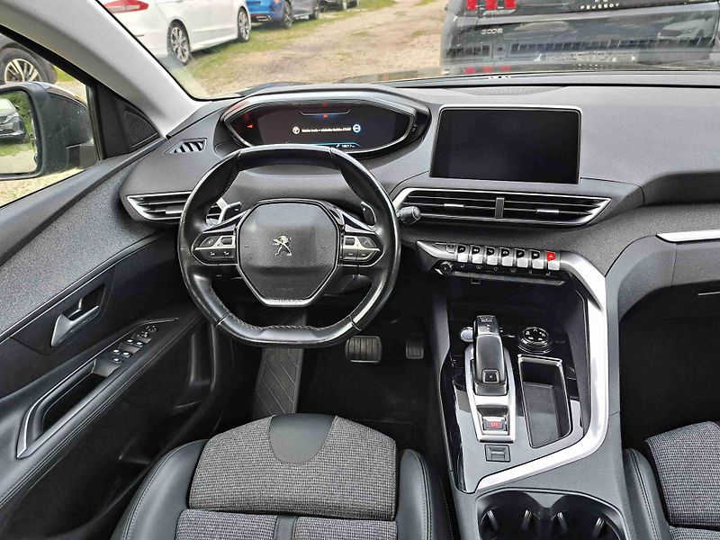 Peugeot 3008 (2019) 1,2PT EAT8 ALLURE LED ALU NAVI - fotka 14 z 18