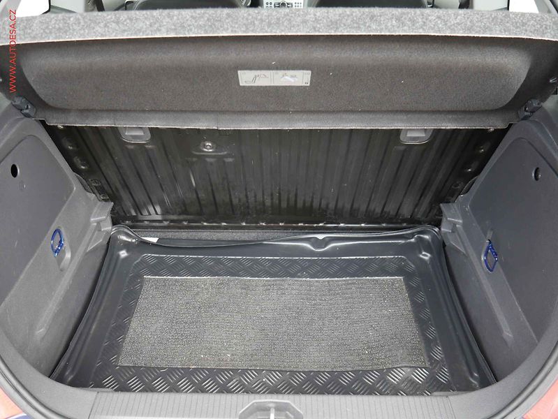 Opel Corsa (2012) 1.0i, ČR, AC, temp - fotka 7 z 18