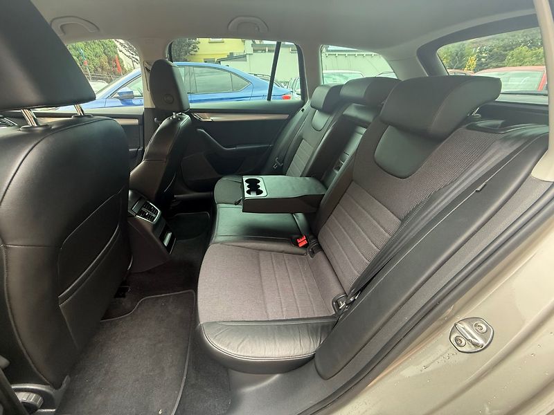 Škoda Octavia (2015) 1.6 TDI Greenline - Max výbava - fotka 12 z 16