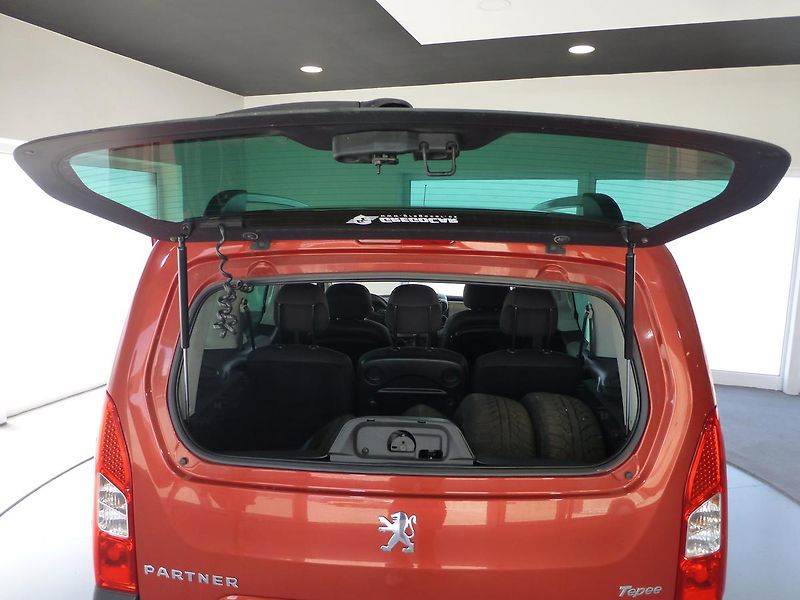 Peugeot Partner Tepee (2011) 1,6HDI*KLIMATIZACE - fotka 25 z 27