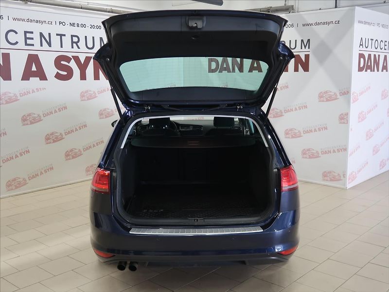 Volkswagen Golf 1,4 TSI 1.majitel - fotka 7 z 33