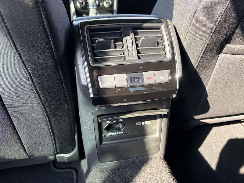 Škoda Superb 2.0TDI DSG MATRIX CANTON - fotka 48 z 59