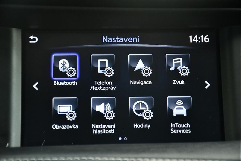 Mercedes-Benz GLA INFINITI QX30 220 CDI 4MATIC  - fotka 40 z 45