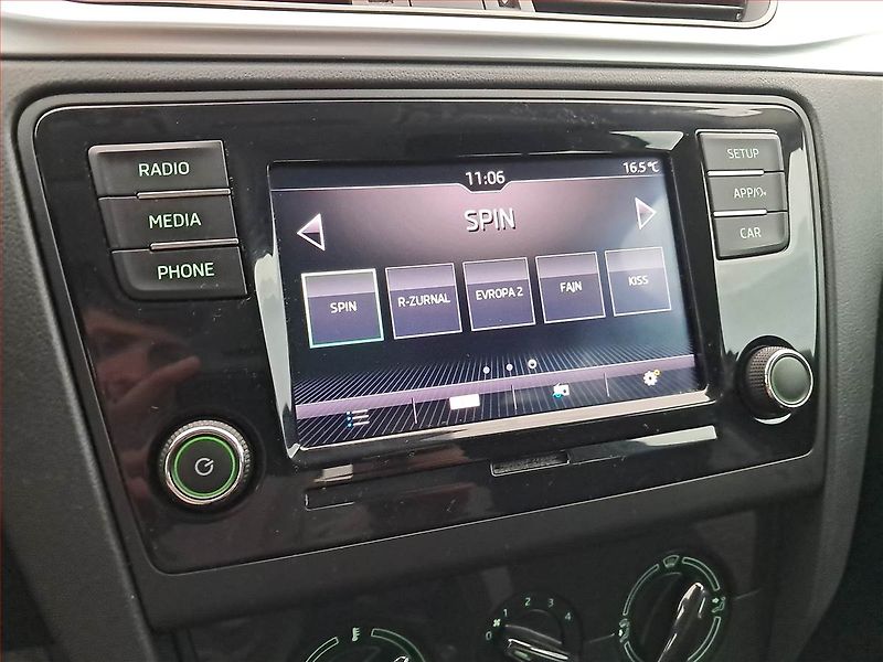 Škoda Rapid (2018) Spaceback 1.0 TSI, Serv.kniha - fotka 12 z 17
