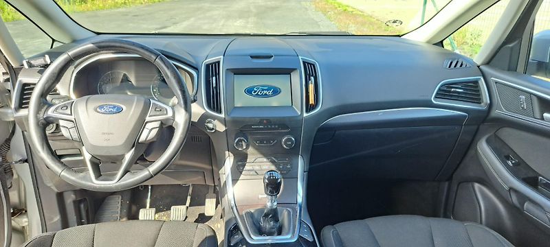 Ford S-MAX (2015) - fotka 2 z 4