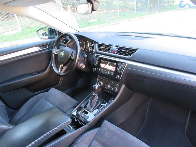 Škoda Superb 2,0 TDi 110 Kw, Style, DSG, No - fotka 14 z 36