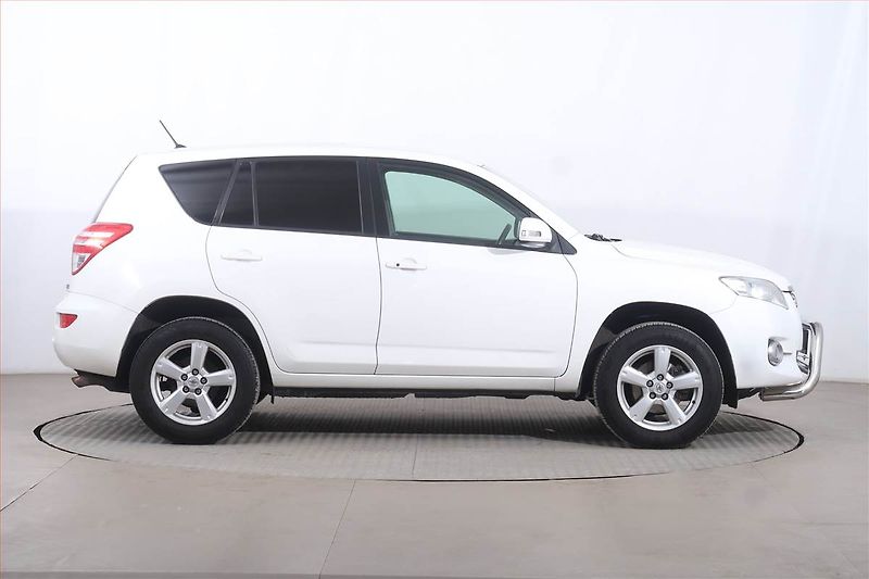 Toyota RAV4 (2011) 2.0 VVT-i, 4X4, Serv.kniha - fotka 6 z 12
