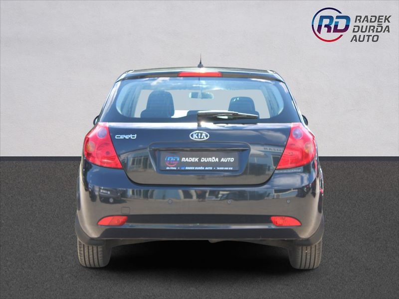Kia Ceed 1,6 CRDi  NOVÉ V ČR,1.MAJITEL - fotka 6 z 21