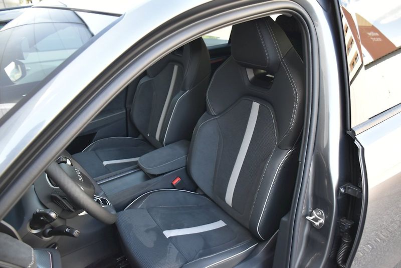 Škoda Kodiaq (2025) SPORTLINE 4X4 TD 142/2.0 A7A - fotka 33 z 43