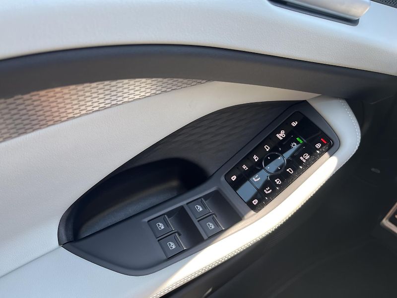 Audi A6 V6 TDI 220kW quattro - fotka 16 z 24