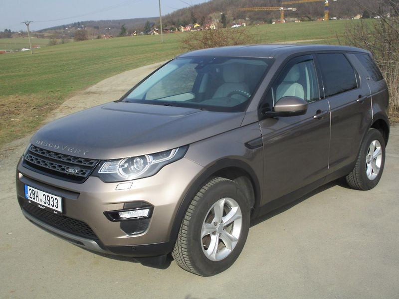 Land Rover Discovery Sport 2.0 TD4 110kW 4x4 koupeno CZ - fotka 2 z 42