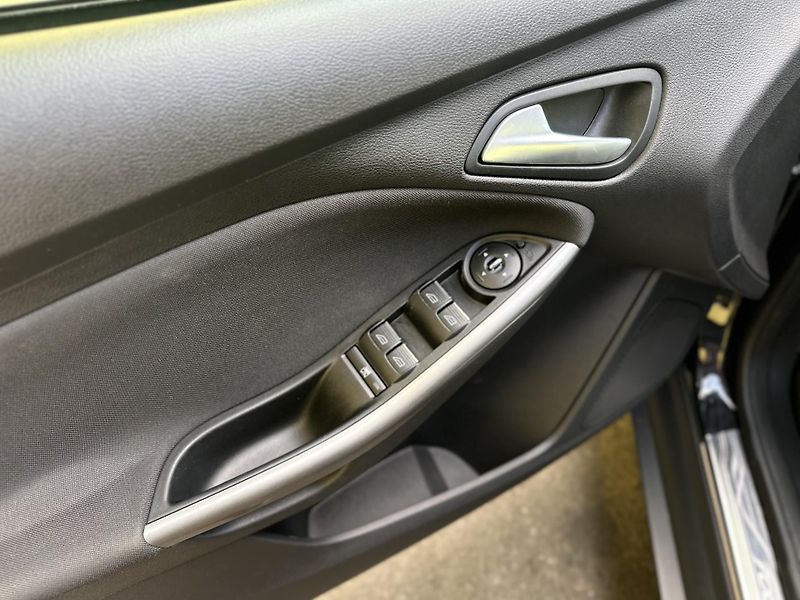 Ford Focus (2013) KOMBI 1.0/92kW * 2.Maj.  - fotka 5 z 34