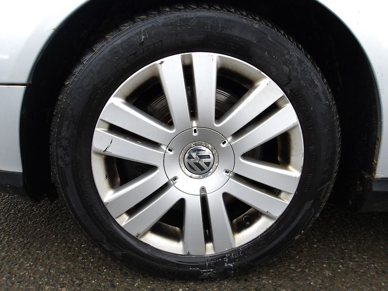 Volkswagen Passat 2,0TDi 125kW Na OPRAVU !!! - fotka 3 z 29