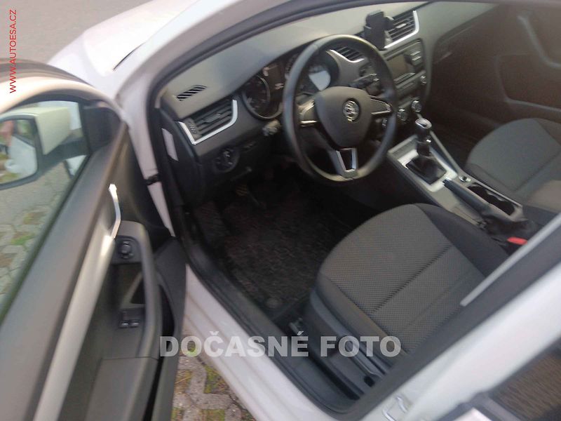 Škoda Octavia (2016) 1.2 TSi, ČR, Ambition, AC - fotka 3 z 3