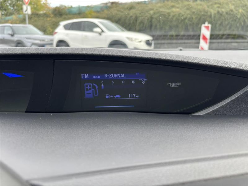 Honda Civic 1,8 VTEC 104kW PLNÝservisHONDA - fotka 36 z 36