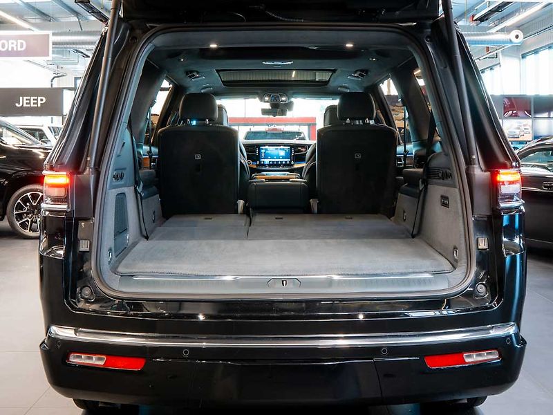 Jeep Grand Wagoneer (2022) 6.4 V8 HEMI Series III, masáže - fotka 6 z 41