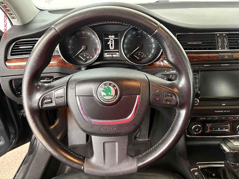 Škoda Superb (2008) 2.0TDi, servis.kniha, AT - fotka 17 z 17