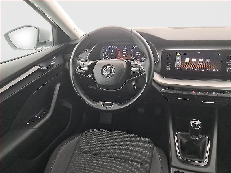 Škoda Octavia (2023) Ambition 2.0 TDI, ČR,1.maj - fotka 7 z 19