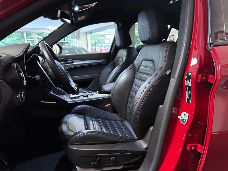 Alfa Romeo Stelvio (2022) 2.2 JTDm 210k AT8 ZF Q4 4x4 Ve - fotka 7 z 21