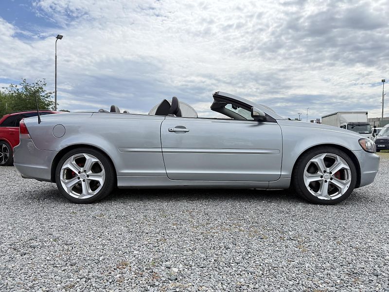Volvo C70 2.4 D5 132kW Automat ČR - fotka 4 z 15