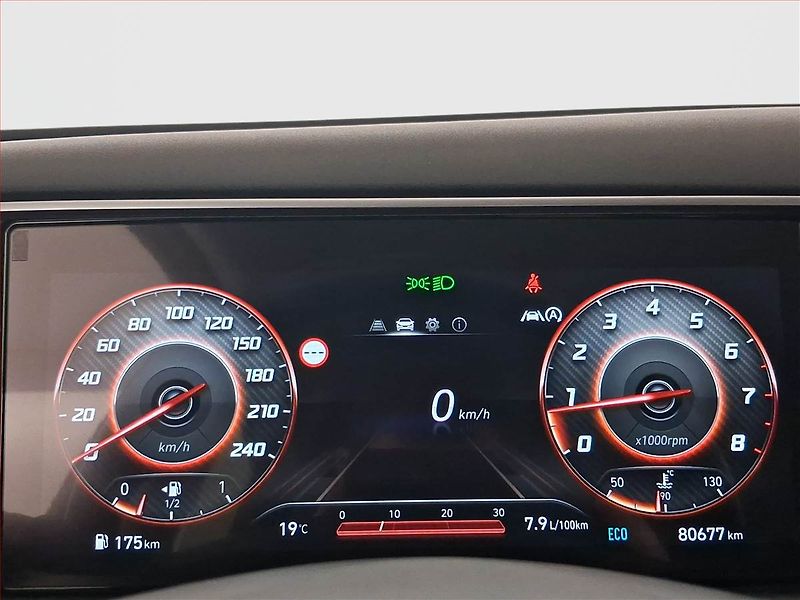Hyundai Tucson (2021) 1.6 T-GDI - fotka 11 z 24