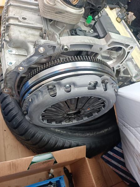 Ford S-MAX 1.5 i Navi Parkovací senzory  - fotka 34 z 37