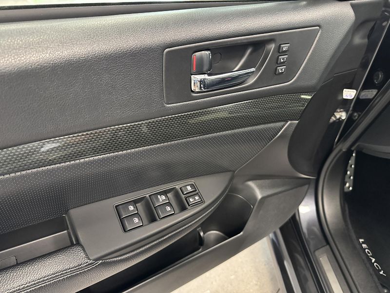 Subaru Legacy kombi 2.0D Sport, 6MT, CZ - fotka 23 z 51